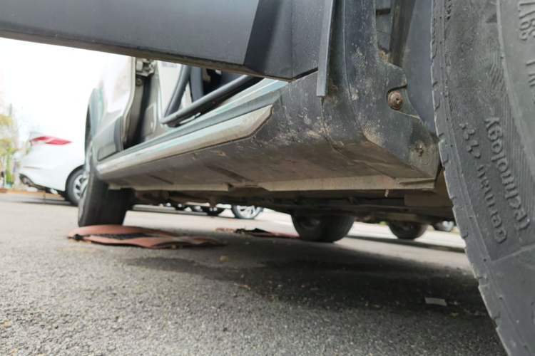 Used FORTHING Joyear X6 2017 Jingxiang Series 1.5T CVT Prestige Model Right Side Sill