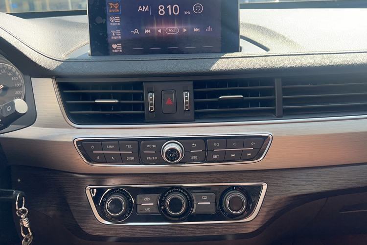 Used FORTHING Joyear X6 2017 Jingxiang Series 1.5T CVT Luxury Model Audio And AC Panel