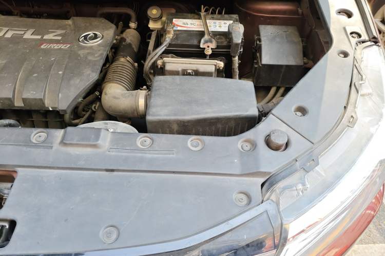 Used FORTHING Joyear X6 2017 Jingxiang Series 1.5T CVT Luxury Model Engine Bay Left