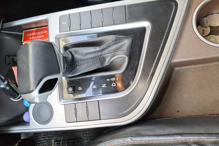 Used FORTHING Joyear X6 2017 Jingxiang Series 1.5T CVT Luxury Model Gear Lever