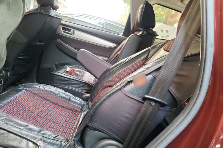 Used FORTHING Joyear X6 2017 Jingxiang Series 1.5T CVT Luxury Model Left Rear Seat