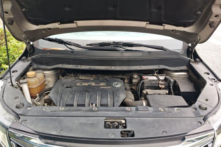 Used FORTHING Joyear X6 2017 Enjoy Series 1.5T Manual Luxury Model Engine Bay