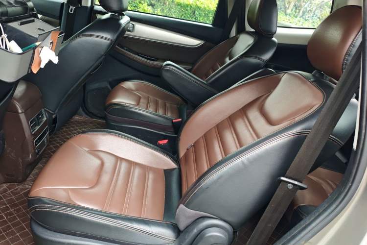 Used FORTHING Joyear X6 2017 Enjoy Series 1.5T Manual Luxury Model Left Rear Seat