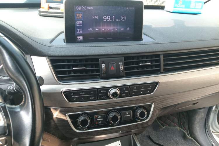 Used FORTHING Joyear X6 2017 Jingxiang Series 1.5T Manual Luxury Model Audio And AC Panel