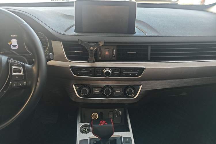 Used FORTHING Joyear X6 2017 Jingxiang Series 1.5T CVT Luxury Model Audio And AC Panel