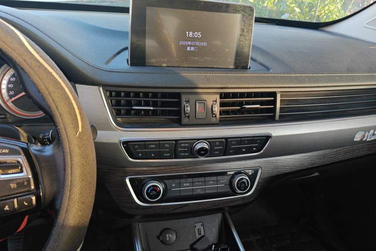 Used FORTHING Joyear X6 2017 Jingxiang Series 2.0L Manual Luxury Model Audio And AC Panel