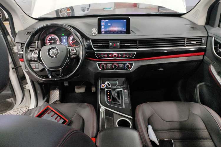 Used FORTHING Joyear X6 2017 Jingxiang Series 1.5T CVT Luxury Model Center Console