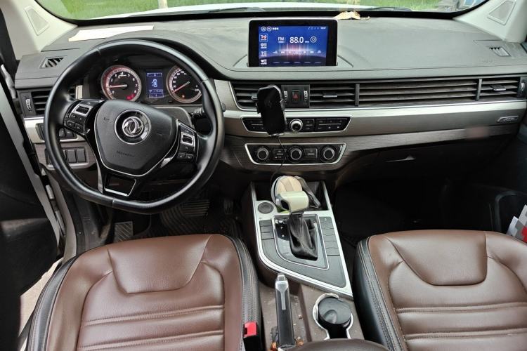 Used FORTHING Joyear X6 2017 Enjoy Series 1.5T CVT Luxury Model Center Console