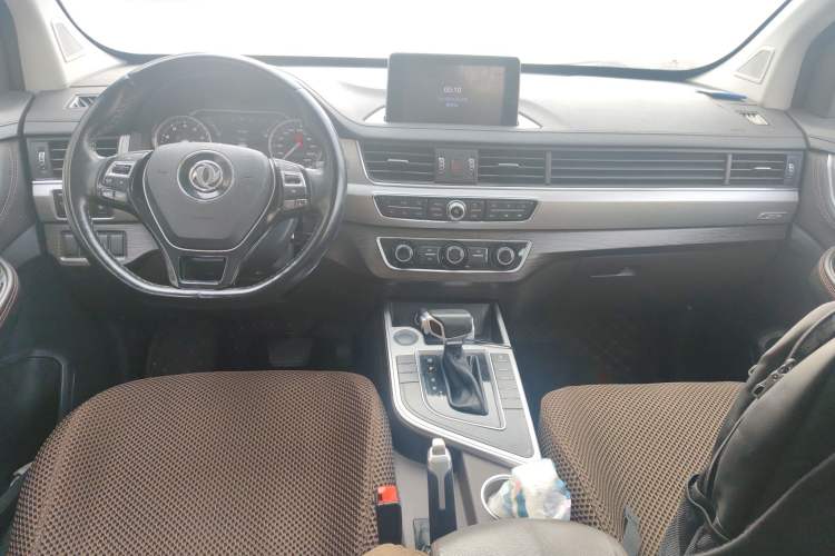 Used FORTHING Joyear X6 2017 Jingxiang Series 1.5T CVT Luxury Model Center Console