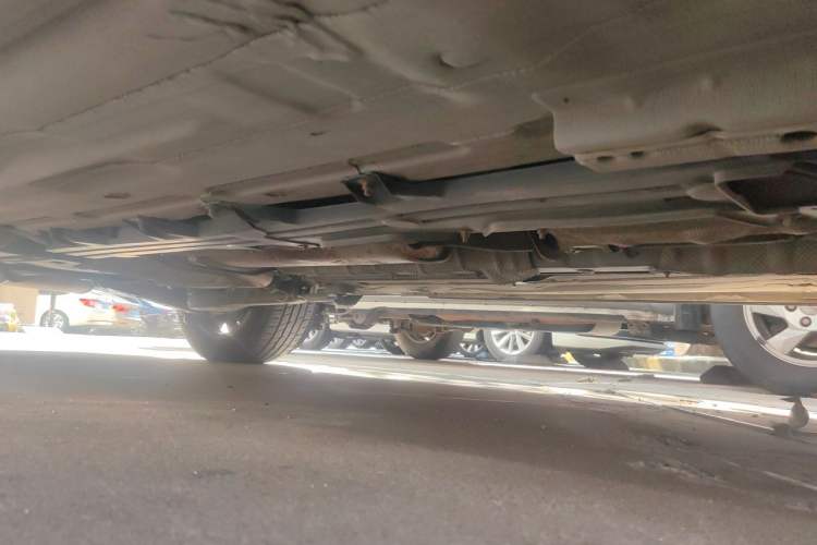 Used FORTHING Joyear X6 2017 Jingxiang Series 1.5T Manual Luxury Model Chassis Front Right