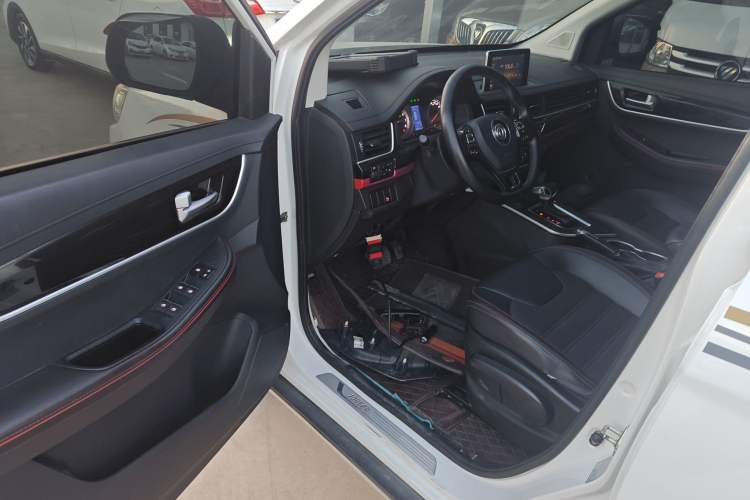 Used FORTHING Joyear X6 2017 Jingxiang Series 1.5T CVT Luxury Model Driver Seat