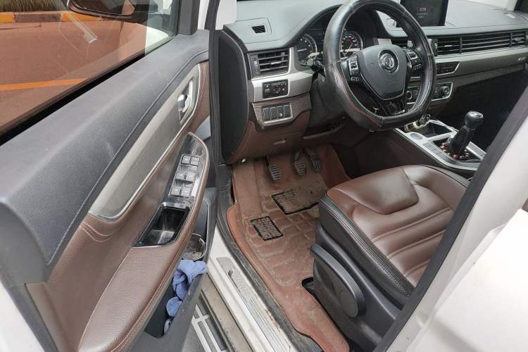 Used FORTHING Joyear X6 2017 Jingxiang Series 1.5T Manual Luxury Model Driver Seat