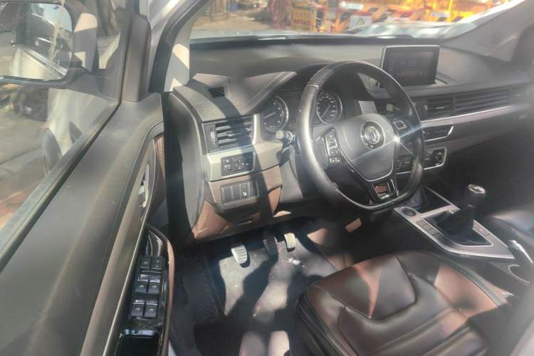 Used FORTHING Joyear X6 2017 Jingxiang Series 1.5T Manual Luxury Model Driver Seat