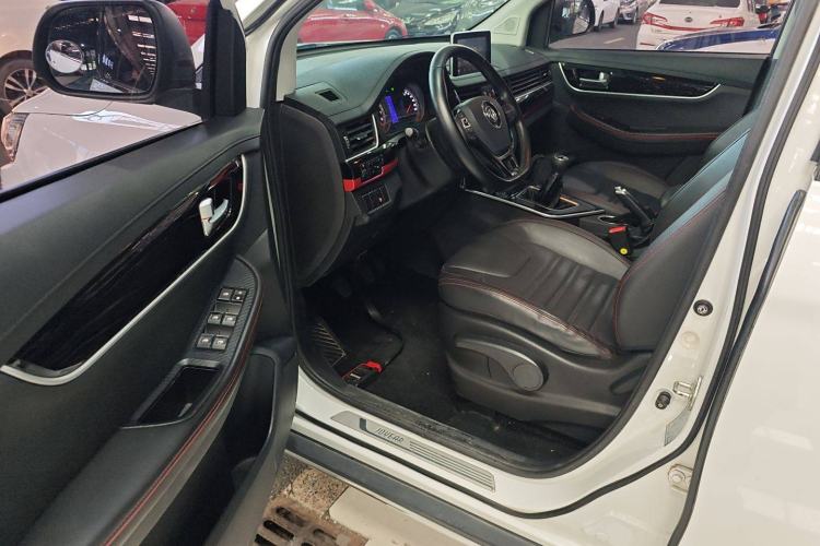 Used FORTHING Joyear X6 2017 Jingxiang Series 1.5T Manual Luxury Model Driver Seat