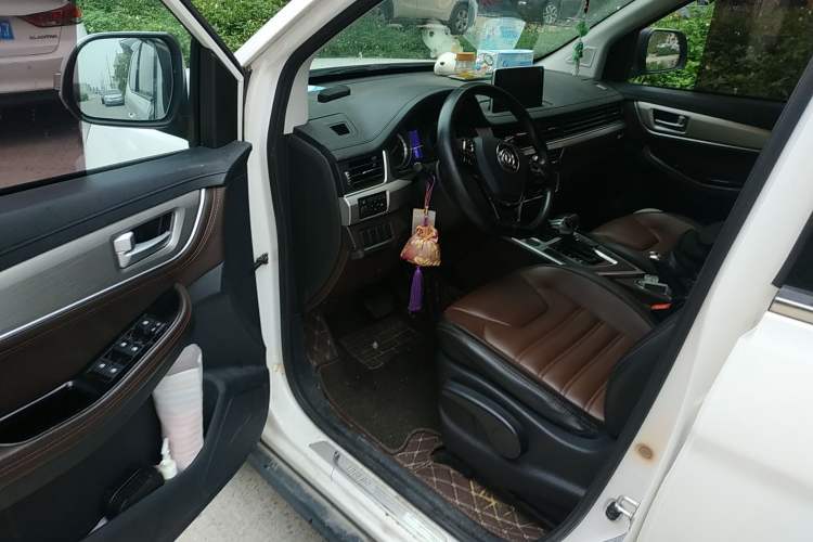Used FORTHING Joyear X6 2017 Enjoy Series 1.5T CVT Luxury Model Driver Seat
