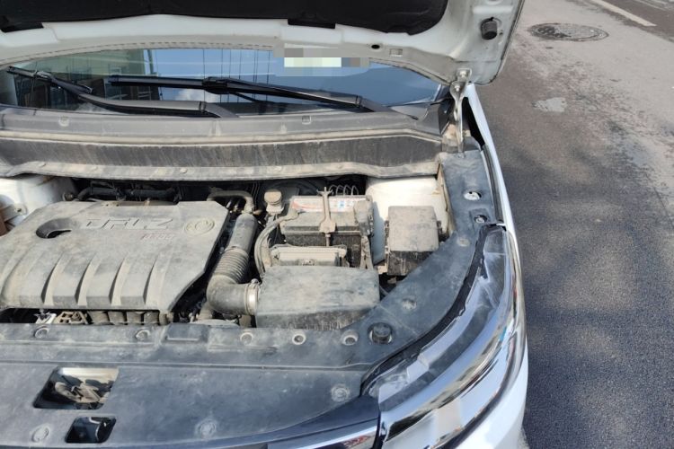 Used FORTHING Joyear X6 2017 Enjoy Series 1.5T CVT Luxury Model Engine Bay Left