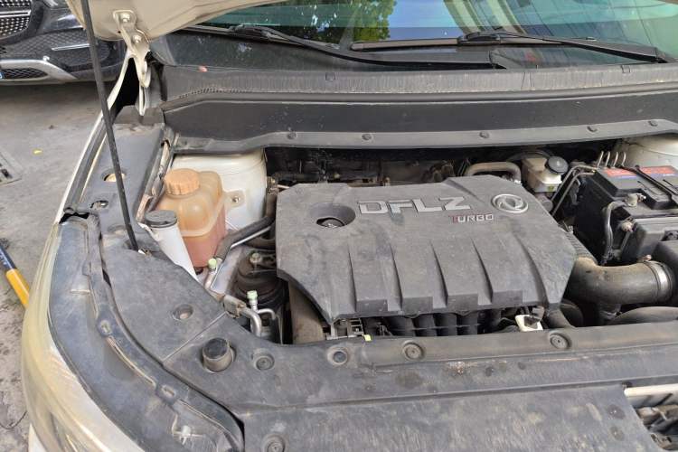 Used FORTHING Joyear X6 2017 Jingxiang Series 1.5T Manual Luxury Model Engine Bay Right