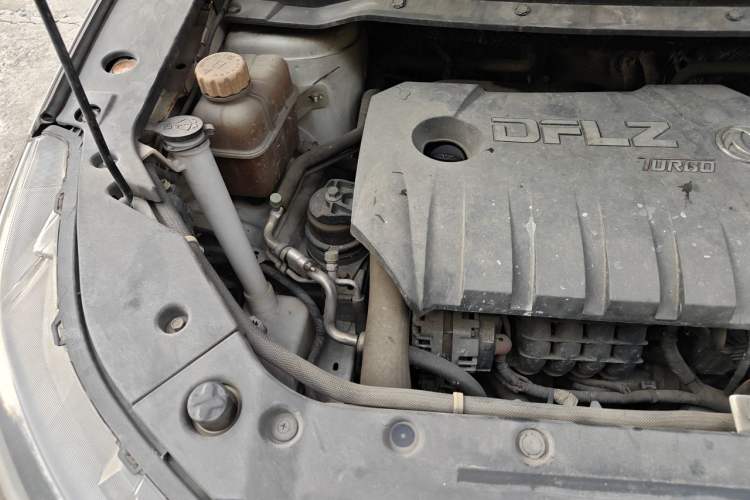 Used FORTHING Joyear X6 2017 Enjoy Series 1.5T CVT Luxury Model Engine Bay Right