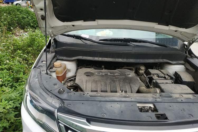 Used FORTHING Joyear X6 2017 Enjoy Series 1.5T CVT Luxury Model Engine Bay Right