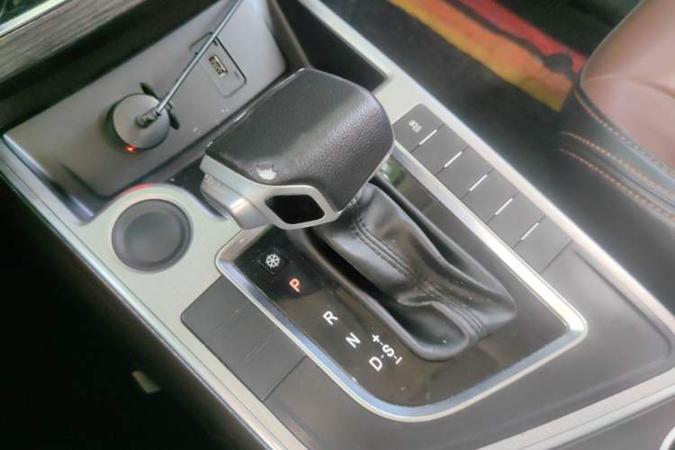 Used FORTHING Joyear X6 2017 Jingxiang Series 1.5T CVT Luxury Model Gear Lever