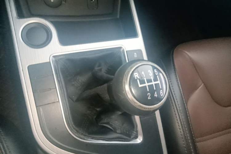 Used FORTHING Joyear X6 2017 Enjoy Series 1.5T Manual Luxury Model Gear Lever