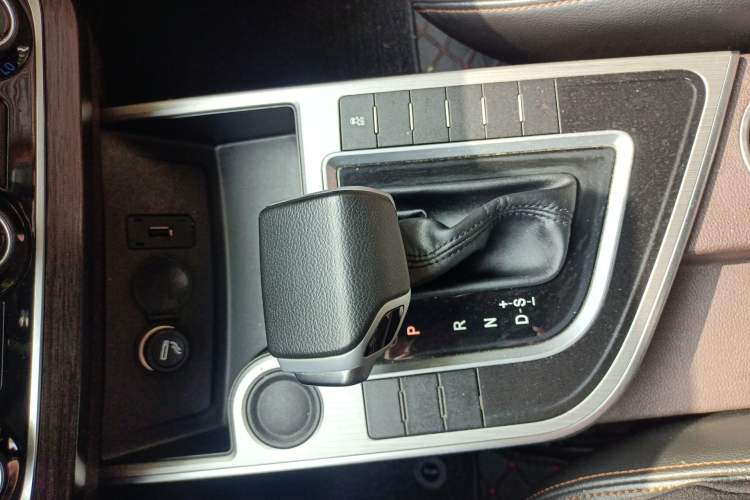 Used FORTHING Joyear X6 2017 Enjoy Series 1.5T CVT Luxury Model Gear Lever