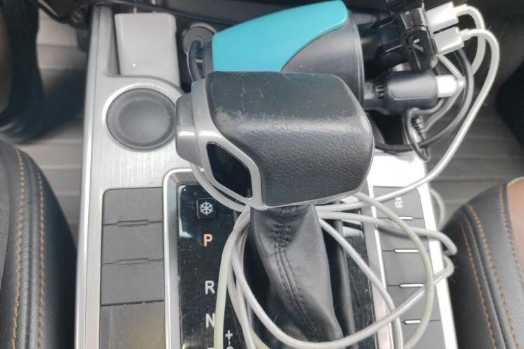 Used FORTHING Joyear X6 2017 Jingxiang Series 1.5T CVT Luxury Model Gear Lever
