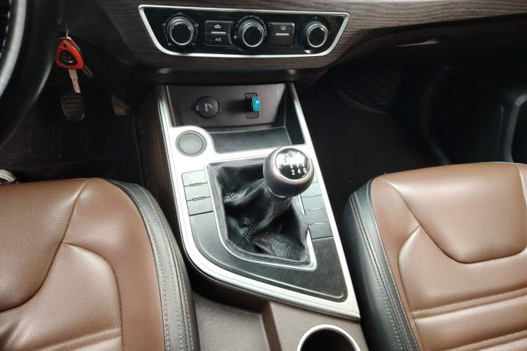 Used FORTHING Joyear X6 2017 Jingxiang Series 1.5T CVT Luxury Model Gear Lever