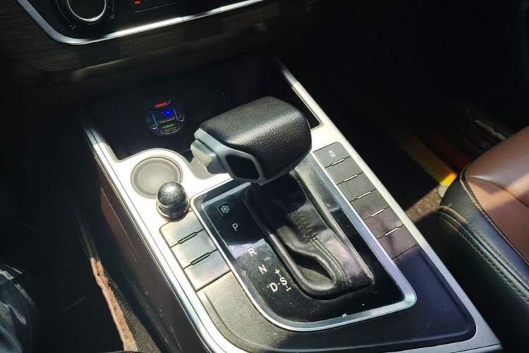 Used FORTHING Joyear X6 2017 Jingxiang Series 1.5T CVT Luxury Model Gear Lever