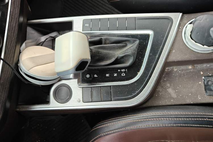 Used FORTHING Joyear X6 2017 Enjoy Series 1.5T CVT Luxury Model Gear Lever