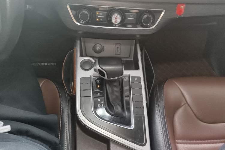 Used FORTHING Joyear X6 2017 Jingxiang Series 1.5T CVT Luxury Model Gear Lever