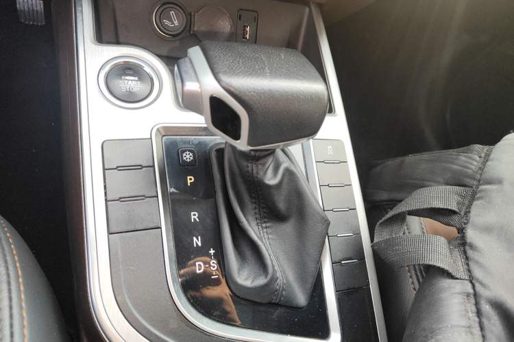 Used FORTHING Joyear X6 2017 Jingxiang Series 1.5T CVT Prestige Model Gear Lever