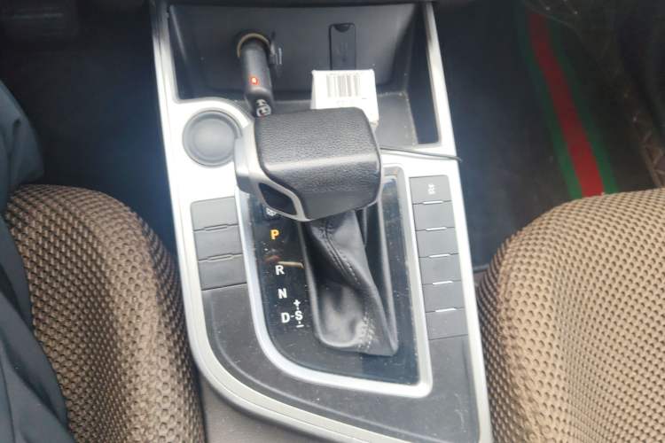 Used FORTHING Joyear X6 2017 Jingxiang Series 1.5T CVT Luxury Model Gear Lever
