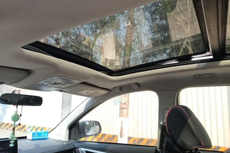 Used FORTHING Joyear X6 2017 Jingxiang Series 1.5T Manual Luxury Model Headliner