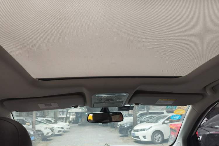 Used FORTHING Joyear X6 2017 Jingxiang Series 1.5T Manual Luxury Model Headliner
