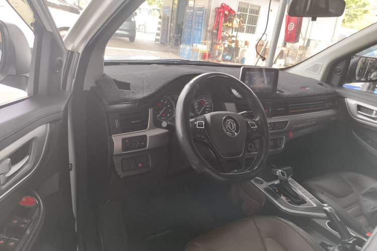 Used FORTHING Joyear X6 2017 Jingxiang Series 1.5T CVT Luxury Model Interior 3