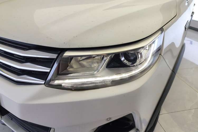 Used FORTHING Joyear X6 2017 Jingxiang Series 1.5T CVT Luxury Model Left Front Headlight