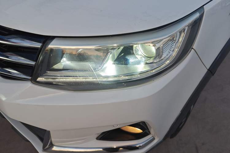 Used FORTHING Joyear X6 2017 Jingxiang Series 1.5T CVT Luxury Model Left Front Headlight
