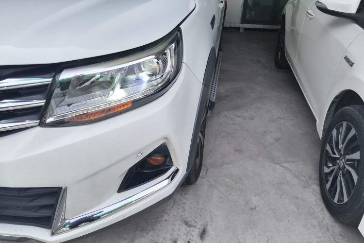 Used FORTHING Joyear X6 2017 Jingxiang Series 1.5T CVT Luxury Model Left Front Headlight