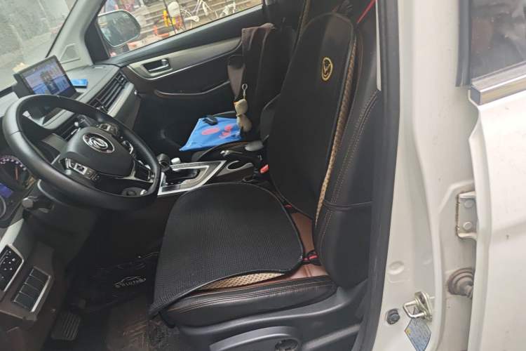 Used FORTHING Joyear X6 2017 Enjoy Series 1.5T CVT Luxury Model Left Front Seat