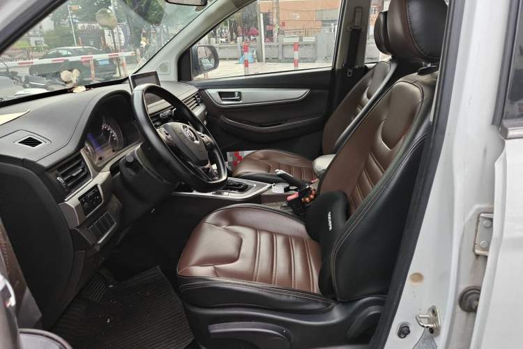 Used FORTHING Joyear X6 2017 Enjoy Series 1.5T CVT Luxury Model Left Front Seat