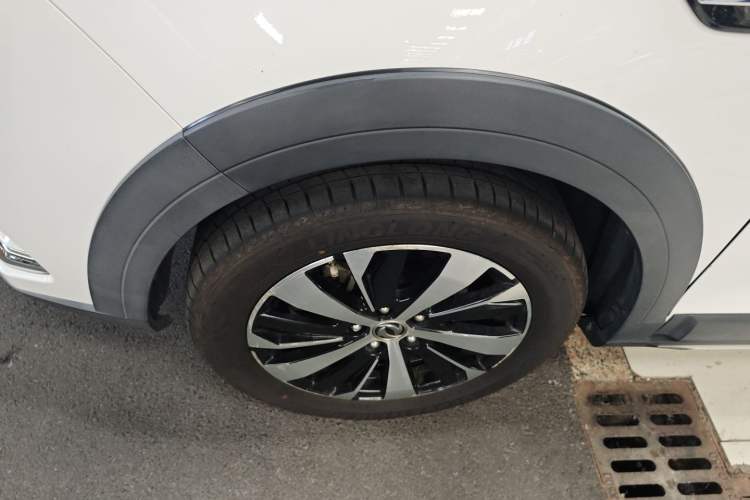 Used FORTHING Joyear X6 2017 Jingxiang Series 1.5T Manual Luxury Model Left Front Wheel Hub