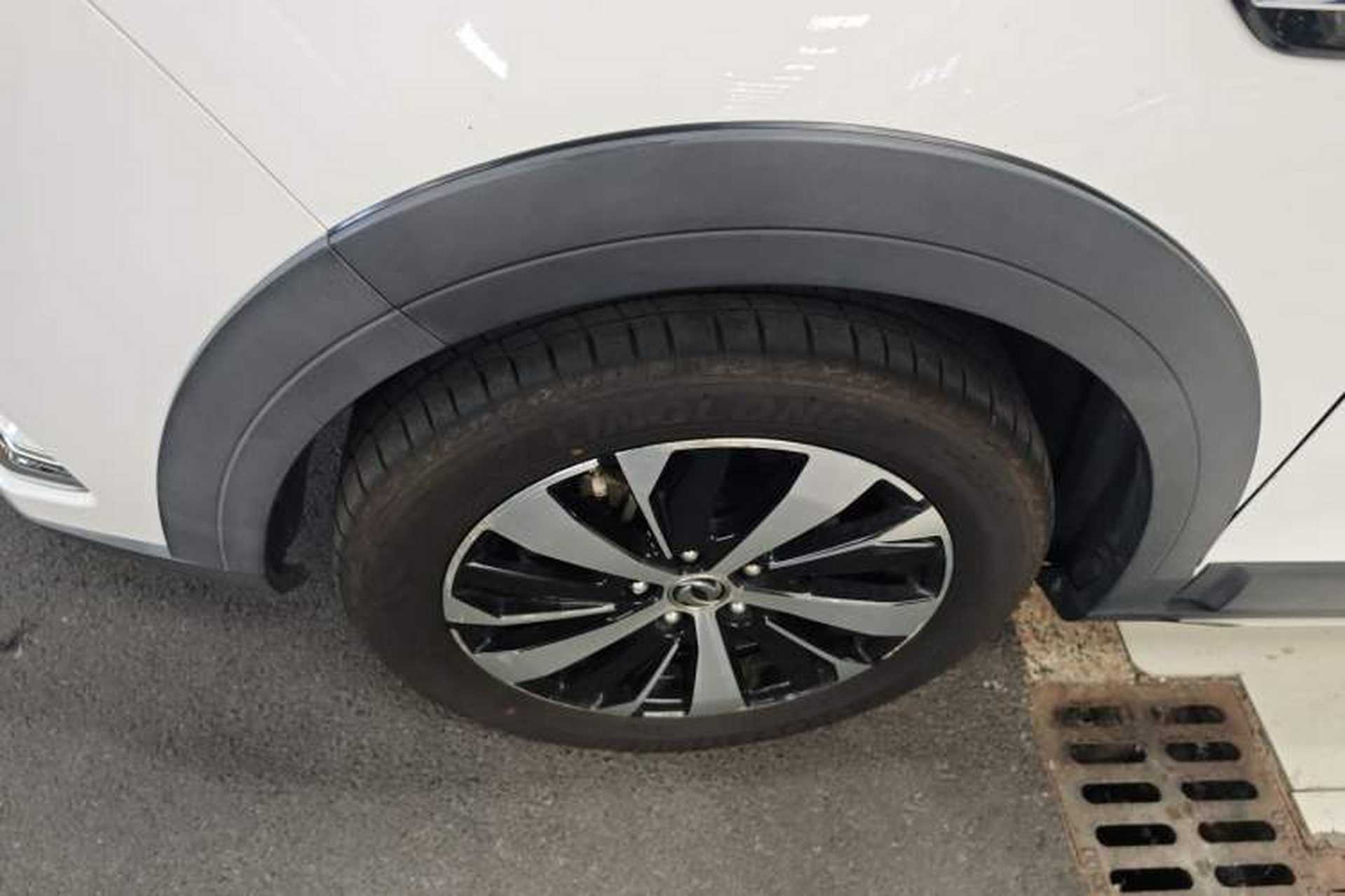 Used FORTHING Joyear X6 2017 Jingxiang Series 1.5T Manual Luxury Model Left Front Wheel Hub