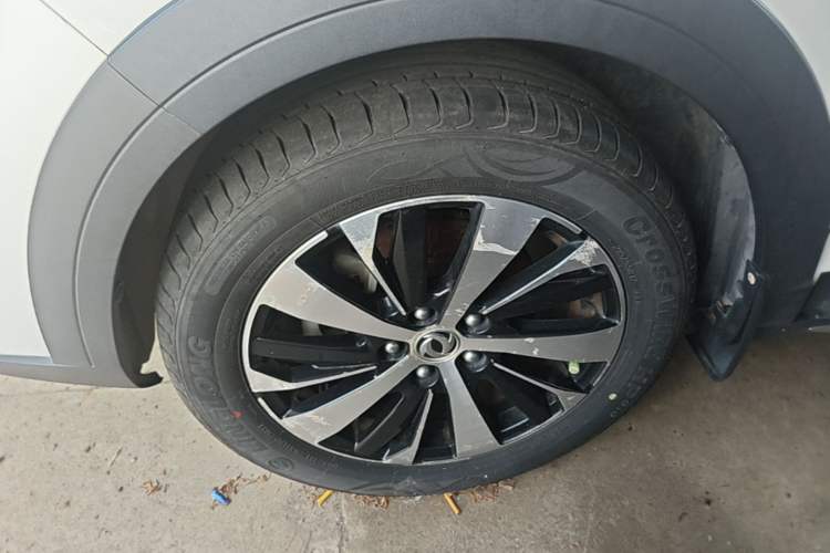 Used FORTHING Joyear X6 2017 Jingxiang Series 1.5T CVT Luxury Model Left Front Wheel Hub