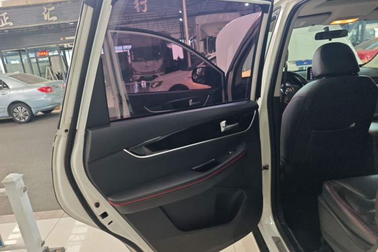 Used FORTHING Joyear X6 2017 Jingxiang Series 1.5T Manual Luxury Model Left Rear Door Interior
