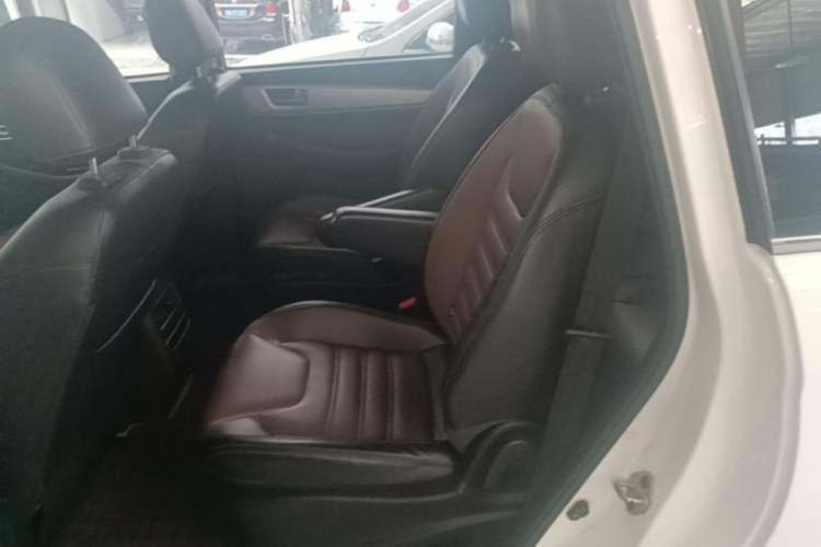 Used FORTHING Joyear X6 2017 Enjoy Series 1.5T Manual Luxury Model Left Rear Seat