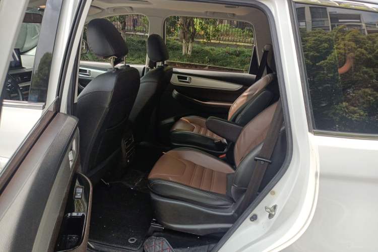 Used FORTHING Joyear X6 2017 Enjoy Series 1.5T CVT Luxury Model Left Rear Seat