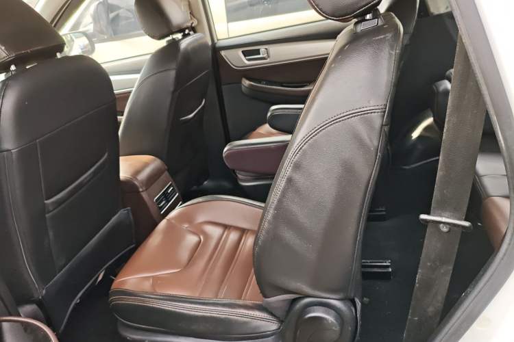 Used FORTHING Joyear X6 2017 Enjoy Series 1.5T Manual Luxury Model Left Rear Seat