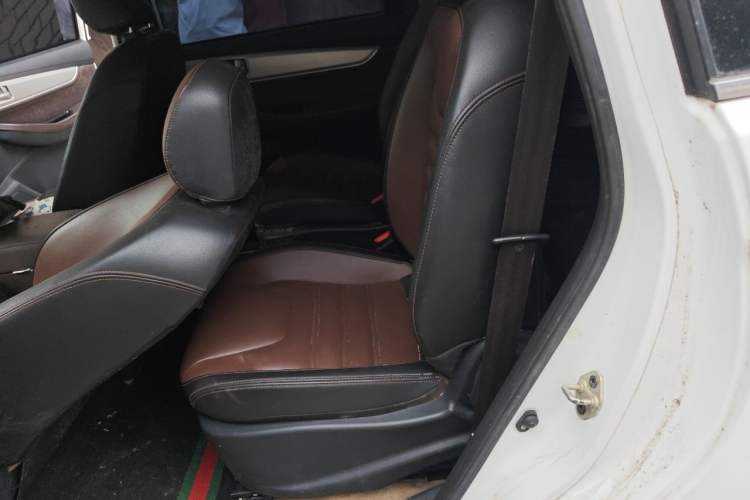 Used FORTHING Joyear X6 2017 Enjoy Series 1.5T Manual Luxury Model Left Rear Seat