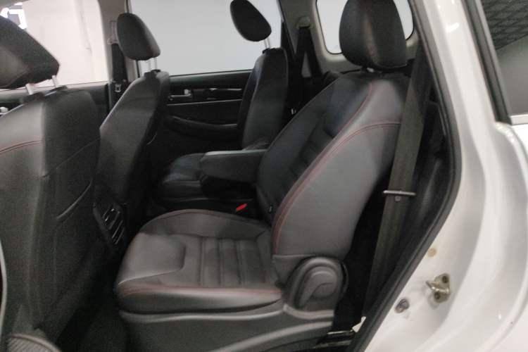 Used FORTHING Joyear X6 2017 Jingxiang Series 1.5T CVT Luxury Model Left Rear Seat
